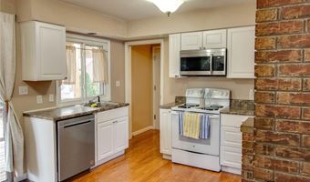 5230 Wick Way Dr, Alton, IL 62002