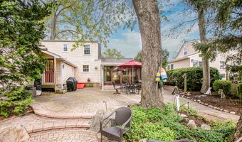 75 Lakeview Dr, Allentown, NJ 08501