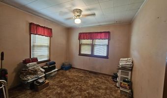 827 S Roosevelt Ave, Aurora, MO 65605