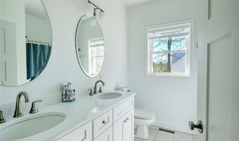 9 Cassidy Trl, Coventry, RI 02816