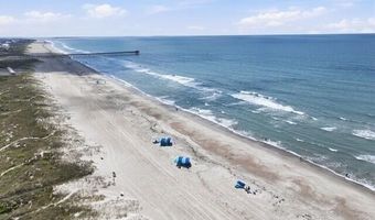 102 W Dobbs St, Atlantic Beach, NC 28512