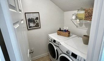 1415 Cedar Dr, Adel, IA 50003