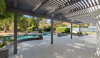 28925 Medea Mesa Rd, Agoura Hills, CA 91301