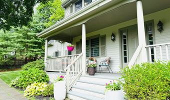 489 Hoyt St, Darien, CT 06820