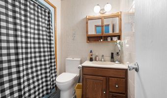 40 Elm St, Beachwood, NJ 08722