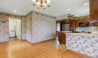 221 Franklin St, Alburtis, PA 18011