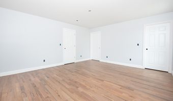 70 Northfield Dr, Bridgeport, CT 06606