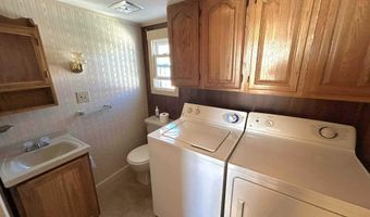 208 7th St, Bangor, ME 04401