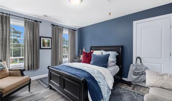 10 Honey Lou Ct, Cranston, RI 02921