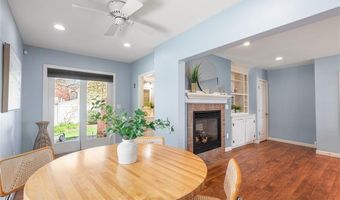 15 Shore Dr, Barrington, RI 02806