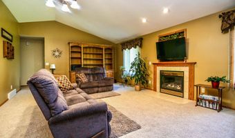 1702 Northview Ln, Aberdeen, SD 57401
