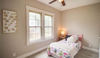811 McPherson Ave, Alton, IL 62002