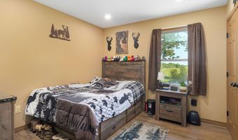 18519 Farm Road 2000, Aurora, MO 65605