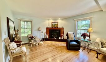 40 Lakewood Dr, Alton, NH 03810