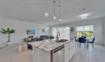 5415 LIMELIGHT Dr, Apollo Beach, FL 33572