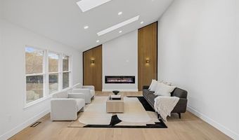 3592 GREAT FALLS Cir, Ann Arbor, MI 48108