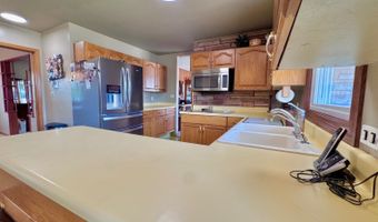 203 3rd Ave SW, Bowman, ND 58623