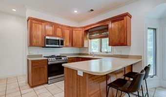 8 Cedar Pl, Camden, SC 29020