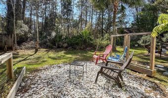 207 Sawyer Ln, Apalachicola, FL 32320