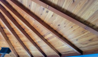 310 Sky Farm Ln, Barnet, VT 05821