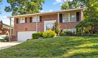 1225 Wissmann Dr, Ballwin, MO 63011