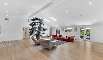 3843 Hayvenhurst Ave, Encino, CA 91436