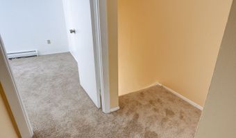 132 Sutton Pl 132, Bloomfield, CT 06002