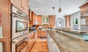 16 Cindy Ln, Bethel, CT 06801