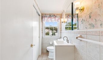 124 Longview Dr, Cranston, RI 02920