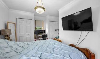 8911 Manor Ave, Allen Park, MI 48101