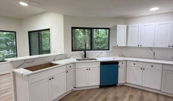 352 N Peak Dr, Alpharetta, GA 30022