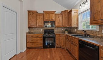 806 E Grant St, Ash Grove, MO 65604