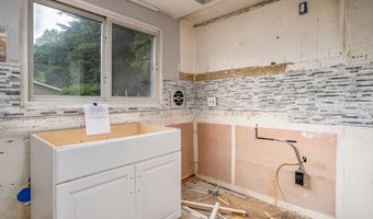 61 Barry Rd, Worcester, MA 01609