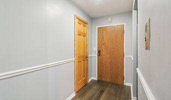 1405 E Central Rd 122C, Arlington Heights, IL 60005