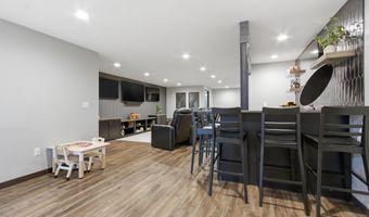 1209 Kettering Dr, Aberdeen, SD 57401