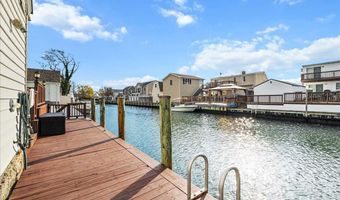 16 Gibbs Rd, Amity Harbor, NY 11701