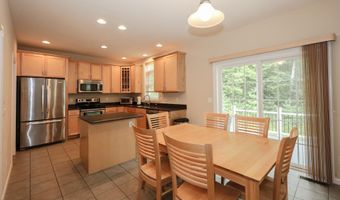 61 Grapevine Rd, Bedford, NH 03110