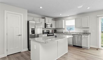 122 Eagle Cir, Amherst, OH 44001