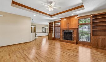 904 Cottage St, Adel, IA 50003