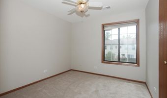 1611 W Partridge Ct 8, Arlington Heights, IL 60004