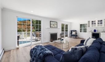 9 Foster St, Barrington, RI 02806