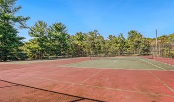 7401 WESTLAKE Ter #215, Bethesda, MD 20817