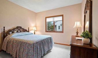 3302 E FALLCREEK Ln, Appleton, WI 54913