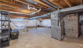1203 Greenfield Dr, Alden, NY 14004