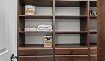 6425 Spinnaker Ln, Alpharetta, GA 30005
