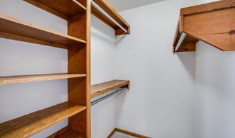 118 Chapel Dr, Andover, KS 67002