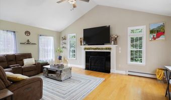 4 Dunnmoore Dr, Bow, NH 03304