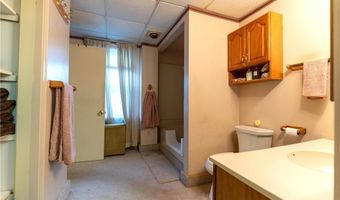 17 Warner St, Newport, RI 02840