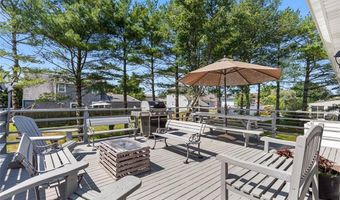 14 Davisville Ln, Narragansett, RI 02882