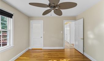 53 School St, Johnston, RI 02919